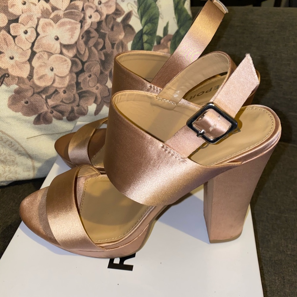 Heels - Picture 2 of 4